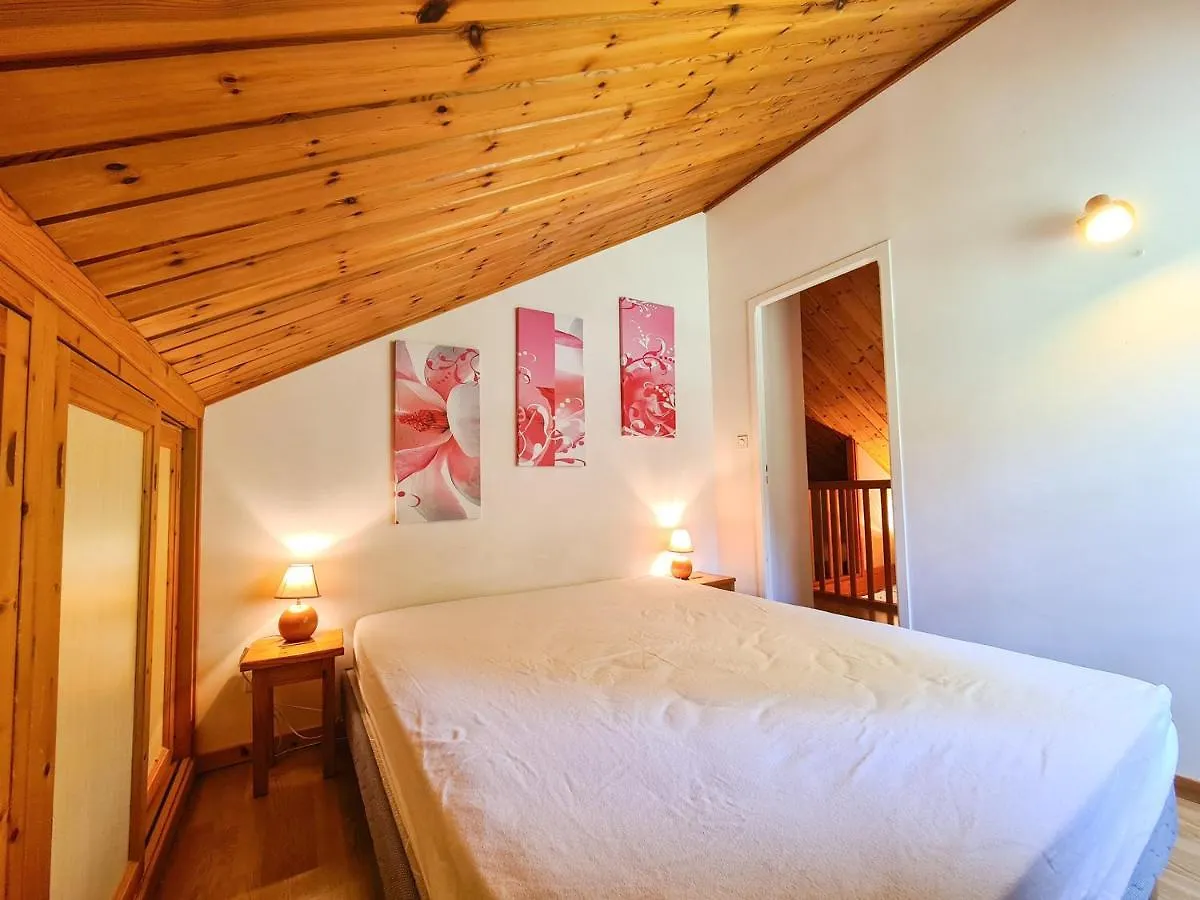 Chalet Confortable Avec Poele Et Terrasse, 3 Chambres, Garage, Animaux Admis - Fr-1-425-198 Araches-la-Frasse 0*,