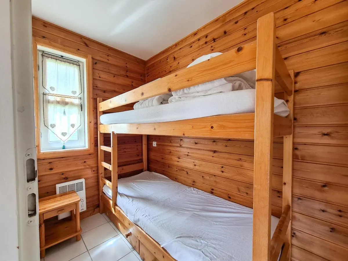 Araches-la-Frasse Chalet Confortable Avec Poele Et Terrasse, 3 Chambres, Garage, Animaux Admis - Fr-1-425-198