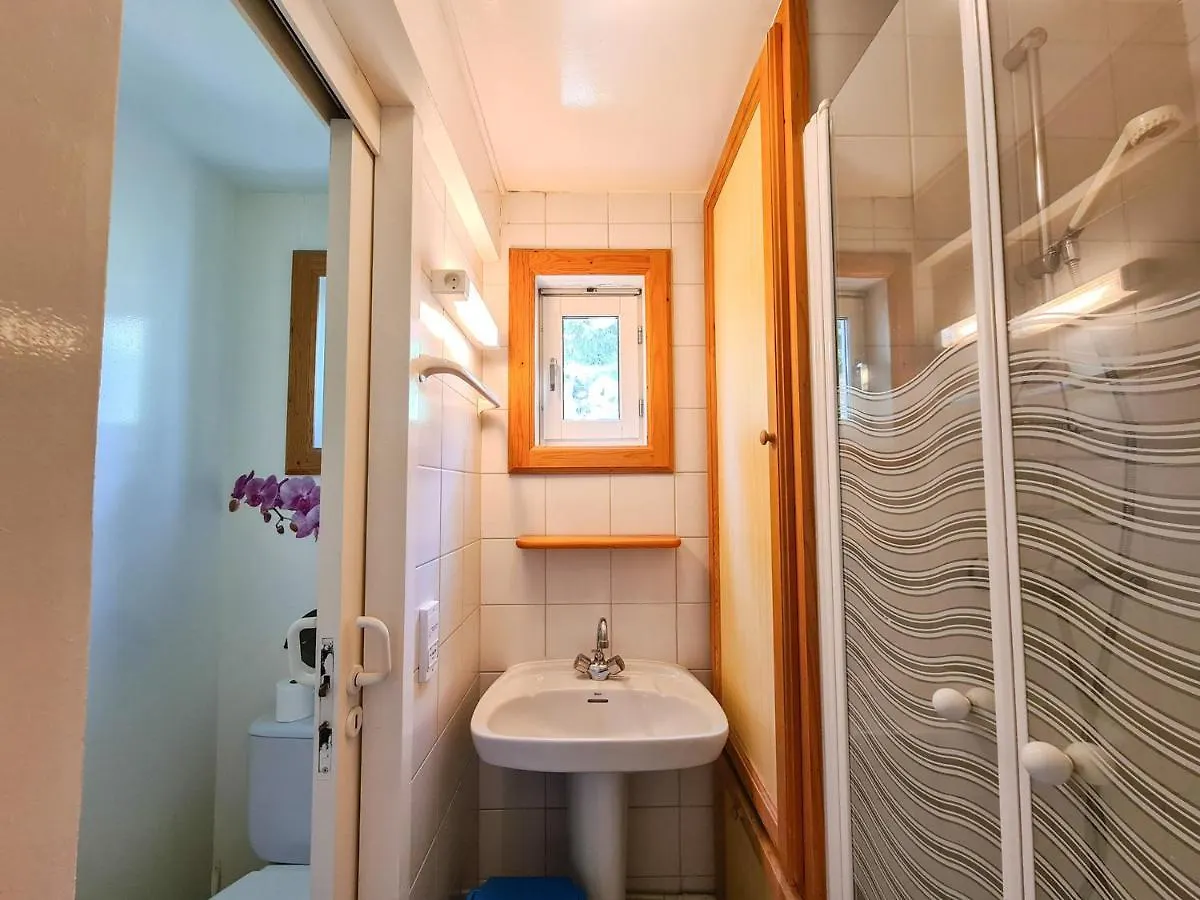 Chalet Confortable Avec Poele Et Terrasse, 3 Chambres, Garage, Animaux Admis - Fr-1-425-198 Araches-la-Frasse