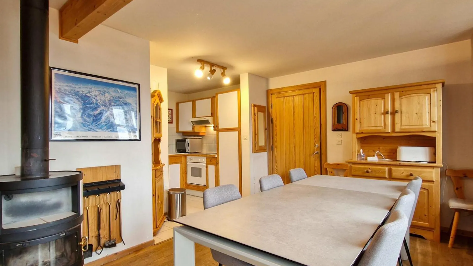 Chalet Confortable Avec Poele Et Terrasse, 3 Chambres, Garage, Animaux Admis - Fr-1-425-198 Araches-la-Frasse 0*,  France